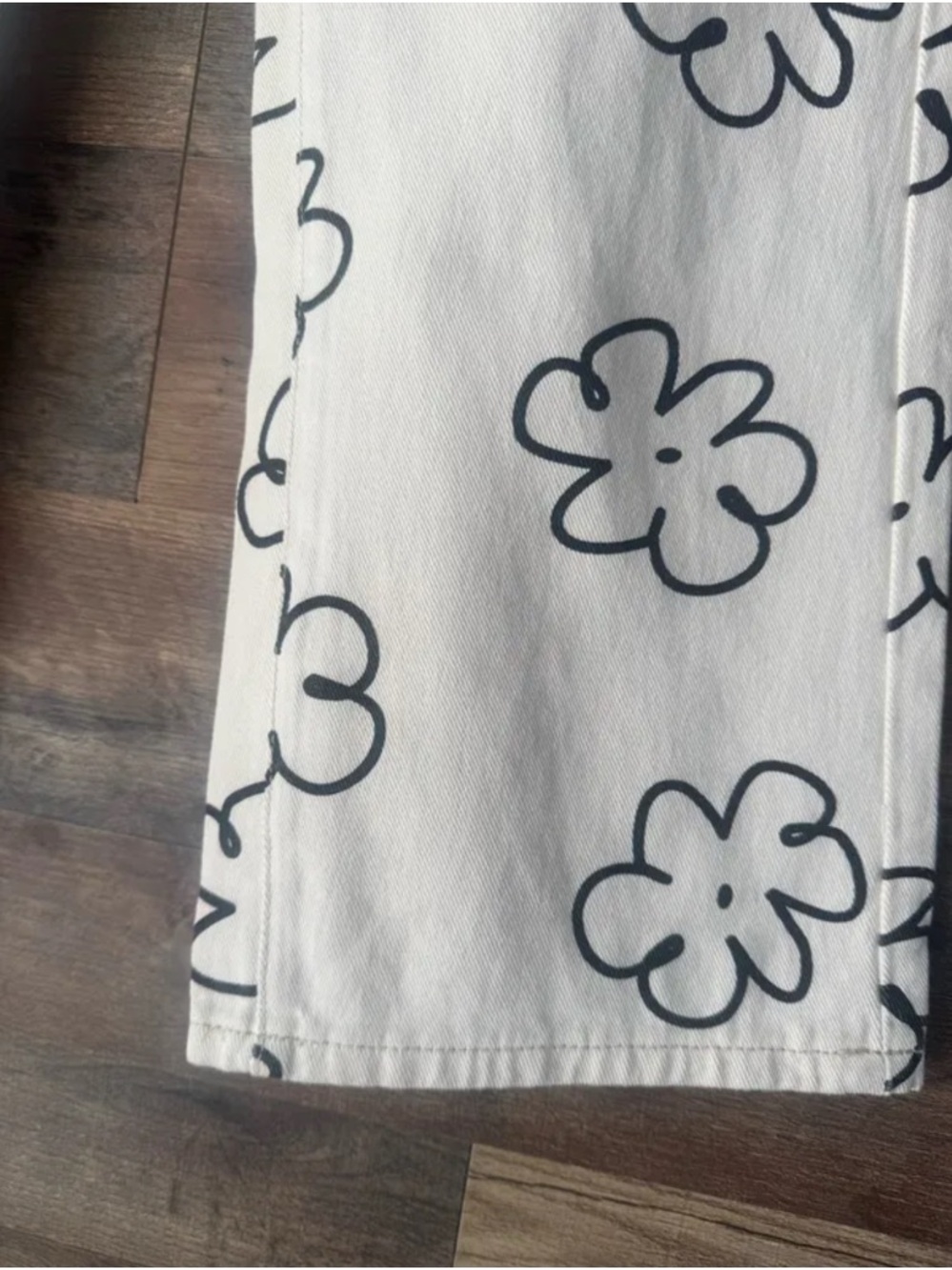 🌼 NWOT Cream Wide Leg Pants w/ a Black Floral Print~Women’s Sz XS~High-Rise - Picture 6 of 8